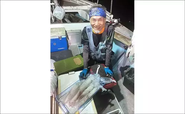 「大型ヤリイカ主体で好調キープ中！【夜焚きイカ釣果速報18選・福岡】」の画像