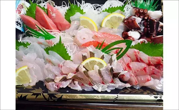 「『フィッシングパークTOI』でイサキとメジナを好捕【静岡】イケスの中ではなく外を釣る」の画像