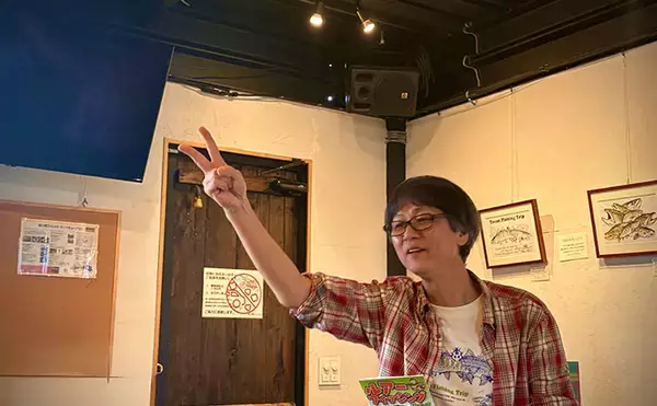 「釣り界隈で話題のイラストレーター「トキシン」こと時川真一さんの個展に行ってみた」の画像