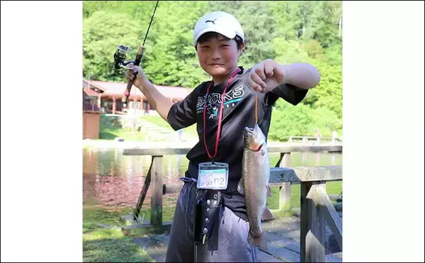 「夏休みの釣りレジャー好スポット紹介：平谷湖フィッシングスポット【長野】」の画像