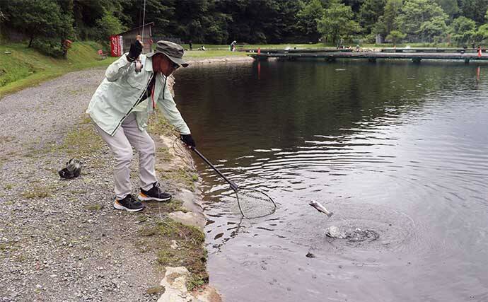 夏休みの釣りレジャー好スポット紹介：平谷湖フィッシングスポット【長野】