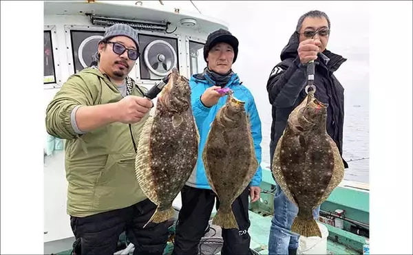 「【沖釣り釣果速報】ナイトティップランで2kg超え浮上　玄界灘はアオリイカ・ヒラメ・青物好調（福岡）」の画像