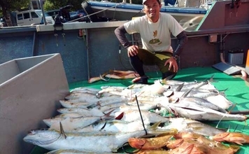 【沖釣り釣果速報】玄界灘の落とし込み釣りでヒラマサ100cm浮上！マダイ・カンパチも絶好調（福岡）