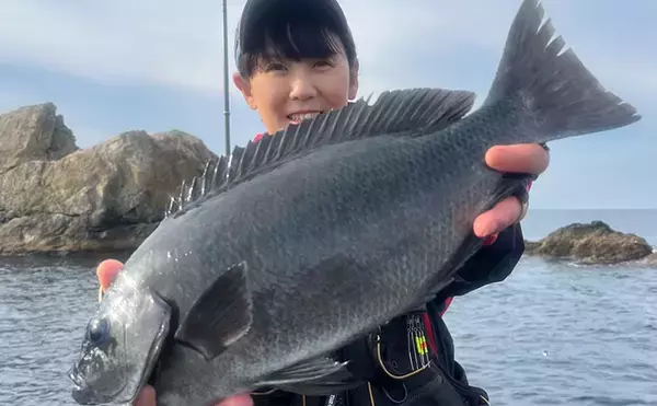 深島の磯で40cm超え良型クロが連発！ 潮変わりにはオオモンハタも登場【大分】