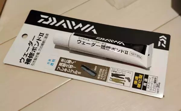 「そのウェーダーまだ捨てないで！ ウェーダーに傷がついた時の修繕方法を詳しく紹介」の画像