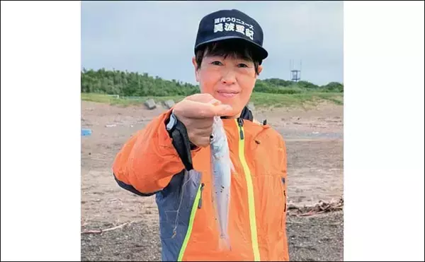 「堀切海岸での投げ釣りで20cm頭にシロギス好捕【愛知】数は今後の本格期に期待」の画像