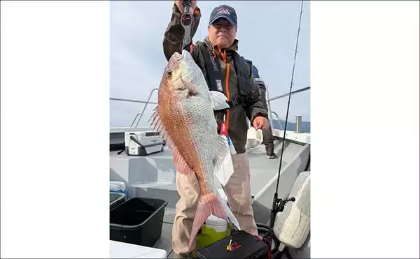 「【沖釣り釣果速報】タチウオ便でドラゴン級が続々！タイラバでは60cmマダイも（大分・熊本）」の画像