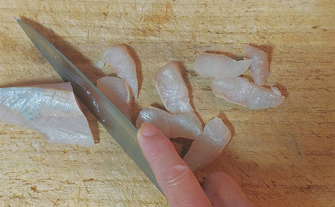 釣魚で作る「血液サラサラ」レシピ：ネリゴとタマネギの和え物　食感の相性抜群