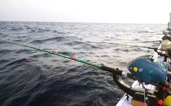 「深場釣りで4.1kg良型メヌケ手中　船中60kg級アブラボウズも浮上」の画像