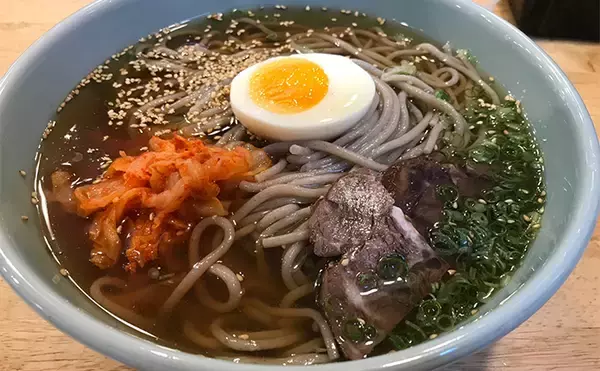 「熊本県在住アングラーの釣り飯は「お弁当のヒライ」のラーメンで決まり」の画像