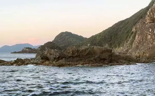 「磯ロックゲームでアカハタ＆オオモンハタ連発【三重】フカセでは40cmグレ好捕」の画像