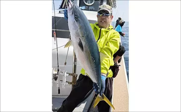 「「寒ブリ並みに脂ノリノリ！」若狭湾ジギングでブリが連発【あみや渡船・JIG‐BOY】」の画像