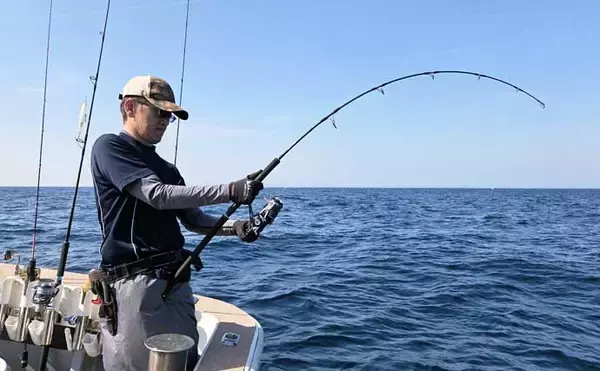 「「寒ブリ並みに脂ノリノリ！」若狭湾ジギングでブリが連発【あみや渡船・JIG‐BOY】」の画像