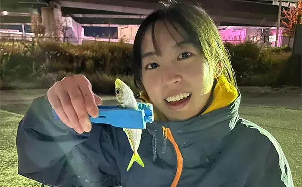 「彼女の釣り才能が開花？」波止アジング釣行でアジが連発【泉佐野】