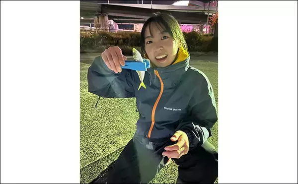 「「彼女の釣り才能が開花？」波止アジング釣行でアジが連発【泉佐野】」の画像