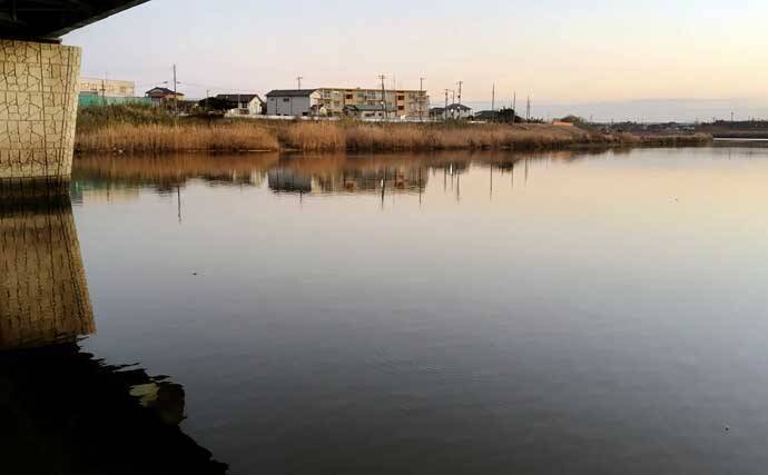 「真冬の低水温期こそボトムを狙うべし！」 リバーシーバスゲームで50cm級をキャッチ