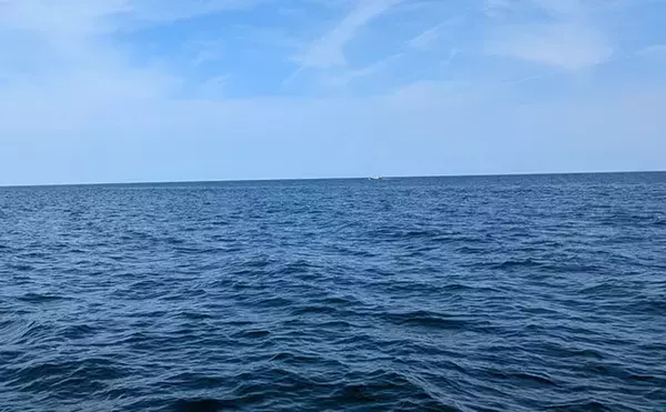 「日本海オフショアジギング釣行で80cm超ブリ手中も大苦戦？ キャスティングでのナブラ撃ちに軍配」の画像