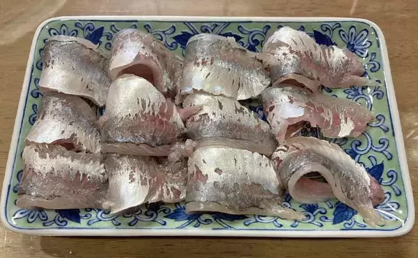 「神前浦のアジングで24cm頭に中アジ好ヒット【三重】豆サイズから一気にサイズアップ」の画像