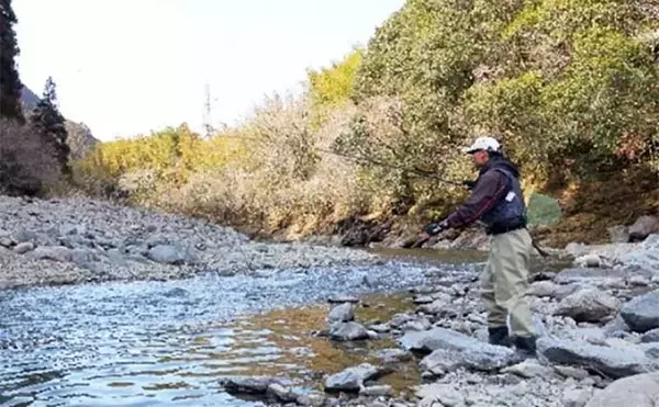 「ヤマメ狙いの渓流釣り攻略　【のべ竿エサ釣りでの釣り方を徹底解説】」の画像