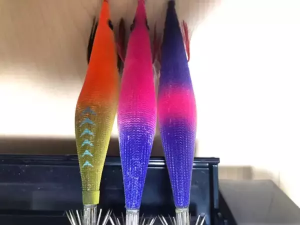 「アオリイカエギングにおける【コントラストカラーの使い所と活用法】」の画像