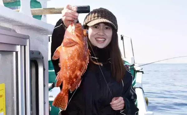 「中深海カサゴ釣りで50cm超えウッカリカサゴに良型オニカサゴ【三重・なぎさ丸】」の画像