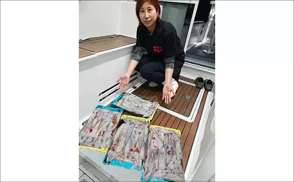 「胴突きでもイカメタルでも100尾前後と絶好調！【夜焚きイカ釣果速報17選・福岡】」の画像