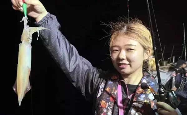 「胴突きでもイカメタルでも100尾前後と絶好調！【夜焚きイカ釣果速報17選・福岡】」の画像