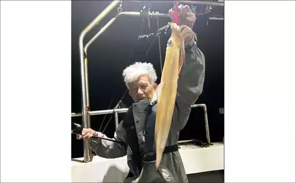 「胴突きでもイカメタルでも100尾前後と絶好調！【夜焚きイカ釣果速報17選・福岡】」の画像