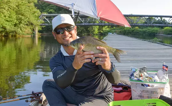 「管理池で夏のヘラブナ釣りを満喫【愛知・ひだ池】子供も本命ゲットに笑顔」の画像