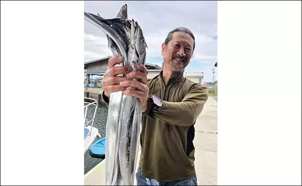 「【沖のルアー釣果速報】キャスティングゲームでサワラ＆サゴシ入れ食い！船中50匹と絶好調【愛知】」の画像