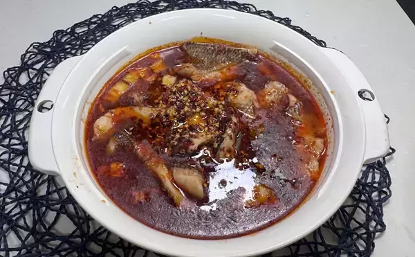 「味噌や日本酒で消えない魚の頑固な「泥臭さ」　四川の水煮なら美味しく食べられるかも？」の画像