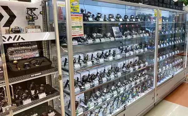 「「釣具屋で一番多い質問はやっぱりアレだった？」 全国の釣具店スタッフ200人に聞いてみた」の画像