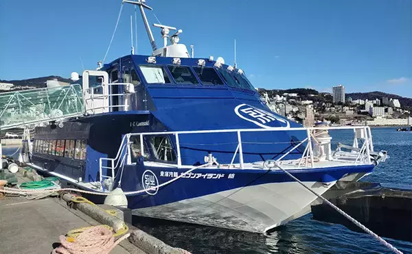 「伊豆大島での堤防フカセ釣りで35cm級シマアジにメジナにイサキ好捕【東京】」の画像