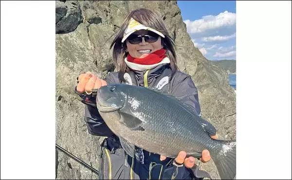 「方座浦の磯フカセ釣りで寒グレ好反応【三重】40cm超口太キャッチ連発」の画像