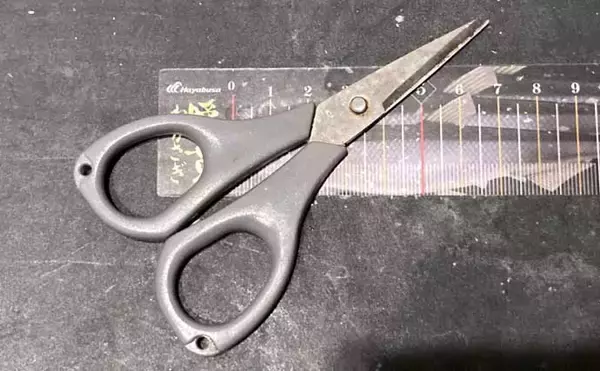 「100円均一ショップで買うことができる【ワカサギ釣りの必携小道具4選】」の画像