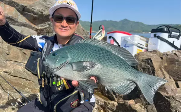 「「想定外のゲスト・シマアジ登場でテンションMAX！」宮崎での沖磯フカセ釣りを満喫」の画像