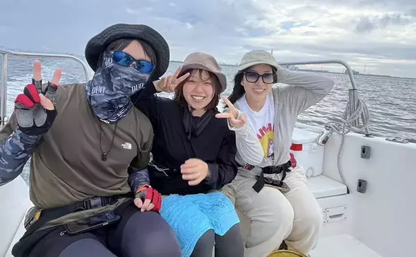 「初夏の伊勢湾でリレー釣り満喫　キス60匹・マダイ6枚・ブリ7本の好釣果」の画像