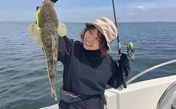 「初夏の伊勢湾でリレー釣り満喫　キス60匹・マダイ6枚・ブリ7本の好釣果」の画像