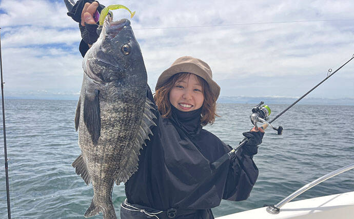 初夏の伊勢湾でリレー釣り満喫　キス60匹・マダイ6枚・ブリ7本の好釣果