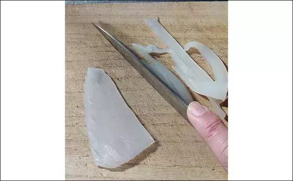 「釣魚で作る「おつまみ」レシピ：ヤリイカのオイル漬け　ポン酢少々が決め手」の画像