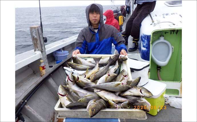 ジャンボサイズのキスが順調にヒット中！【船のエサ釣り釣果速報8選・愛知】
