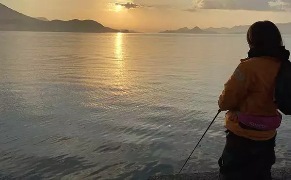 雪でも釣りに行く「釣り女」が【真冬の防寒服装&小物アイテム】を紹介