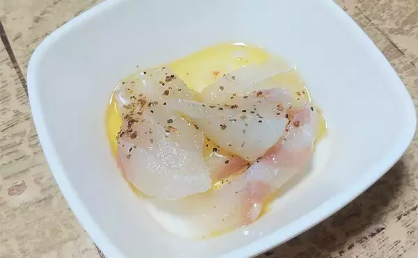 「釣魚で作る「刺身アレンジ」レシピ：オジサンのオイル漬け　冷蔵庫で10日前後」の画像