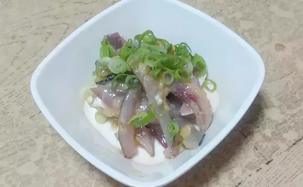 「釣魚で作る「免疫力アップ」レシピ：ヒラのなめろう　ショウガとネギを効かせて」の画像