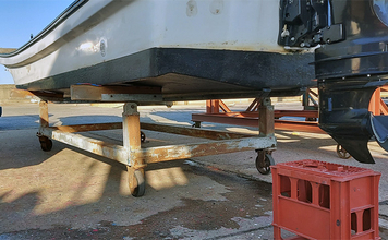 マイボートの最重要メンテナンス【船底掃除＆塗装の手順を解説】100均アイテムが大活躍