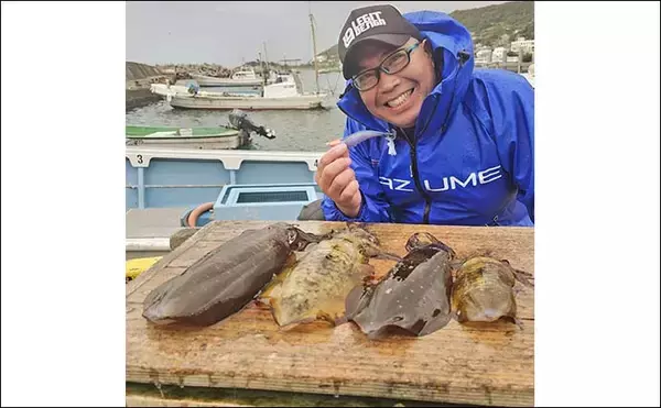 「解禁直後の相模湾ティップランで良型アオリイカを次々キャッチ！【神奈川】強風攻略で釣果が急伸」の画像