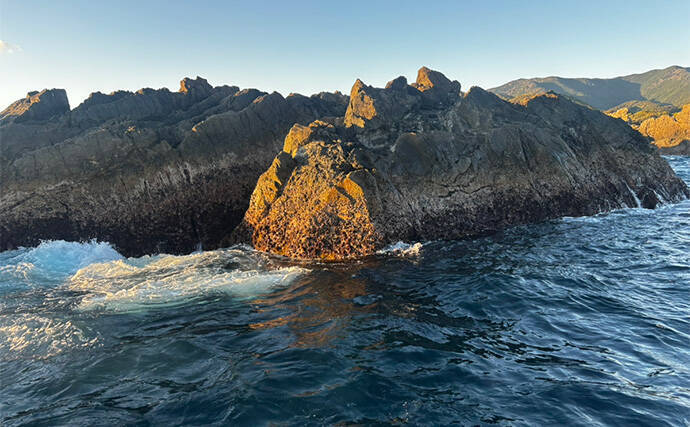 沖磯ウキフカセ釣りで口太グレ38cmをキャッチ【和歌山・潮場の長島】うねりをかわして攻略