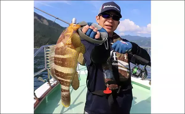 「スイミング釣法でオオモンハタにアカハタが連発【三重・エヌテックマリン】」の画像