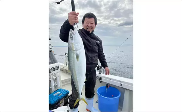 「周防灘の泳がせ釣りでヒラメ57cm頭に船中18尾手中！【山口・第八新西丸】青物＆アコウも顔出し」の画像