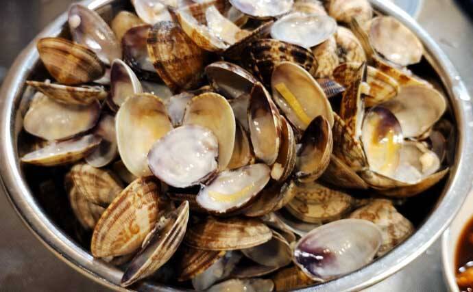 「簡単で美味！」潮干狩りのアサリを使ったレシピ3選【酒蒸し・炊き込みご飯・佃煮】